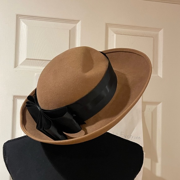 Geo W. Bollman & Co.| Vintage Doeskin Wool Felt Hat with Bow accents - Picture 2 of 14